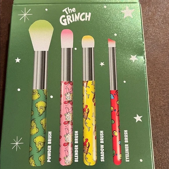 The Grinch Cosmetic Brush Set - Green, Pink, Red - Picture 4 of 4